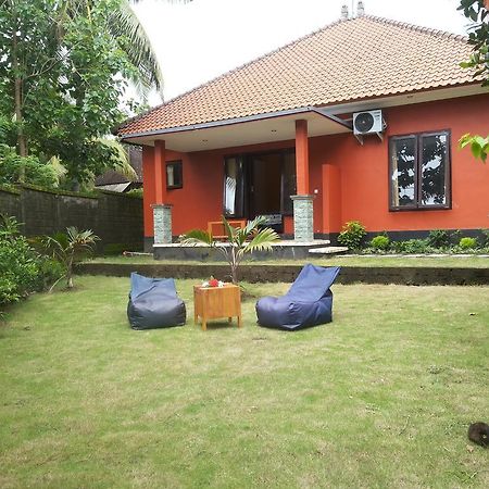 Gede'S Homestay Tejakula Esterno foto
