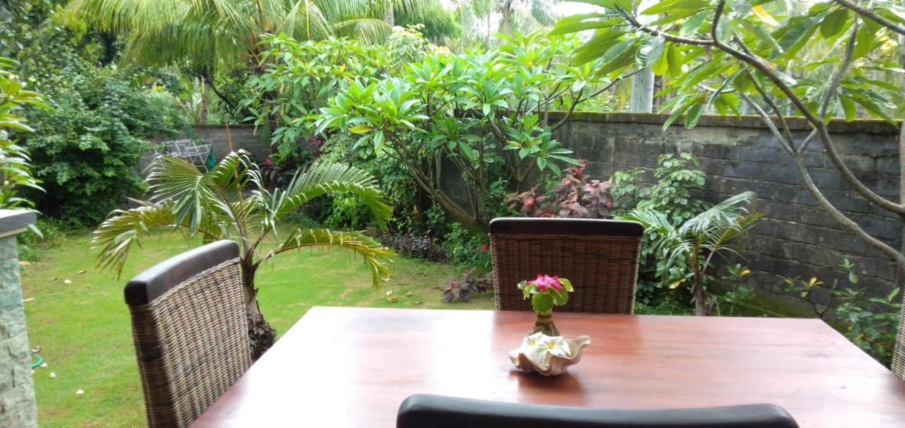 Gede'S Homestay Tejakula Esterno foto