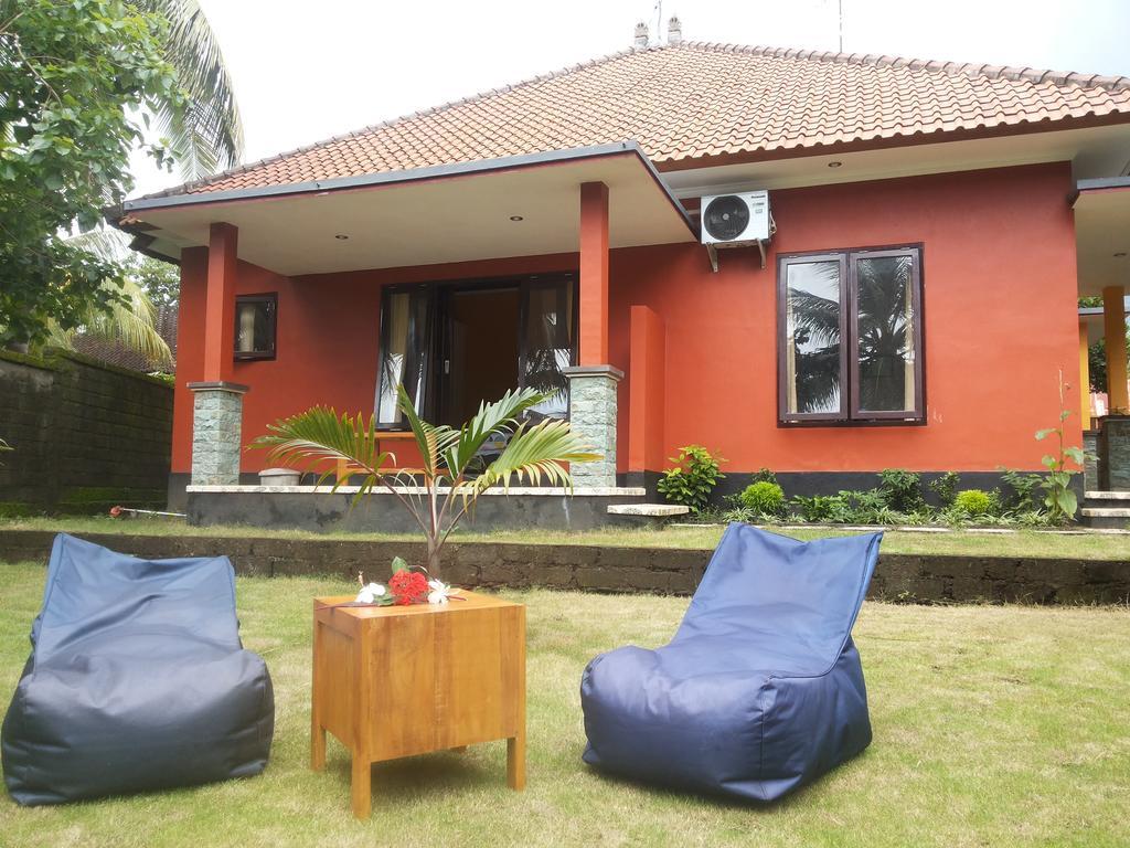 Gede'S Homestay Tejakula Esterno foto