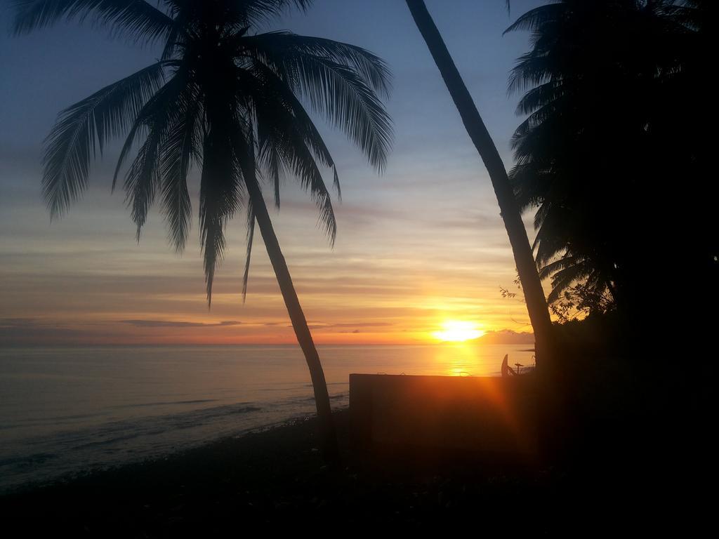 Gede'S Homestay Tejakula Esterno foto